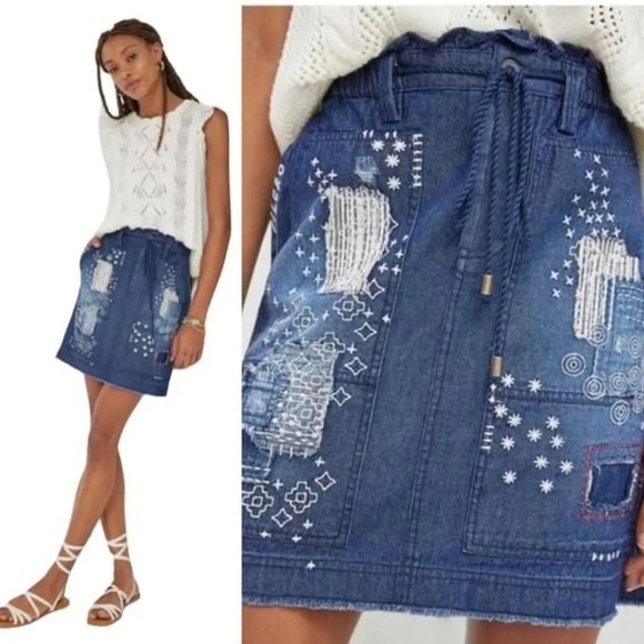 PILCRO Anthropologie Patchwork Embroidered Dark Washed Denim Mini Skirt Sz XS - Picture 15 of 16